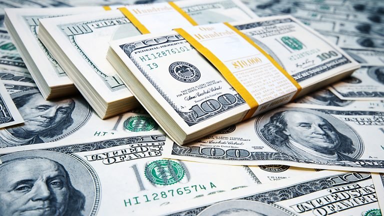 BC renova venda de dólares no mercado futuro para segurar câmbio BC renova venda de dólares no mercado futuro para segurar câmbio
