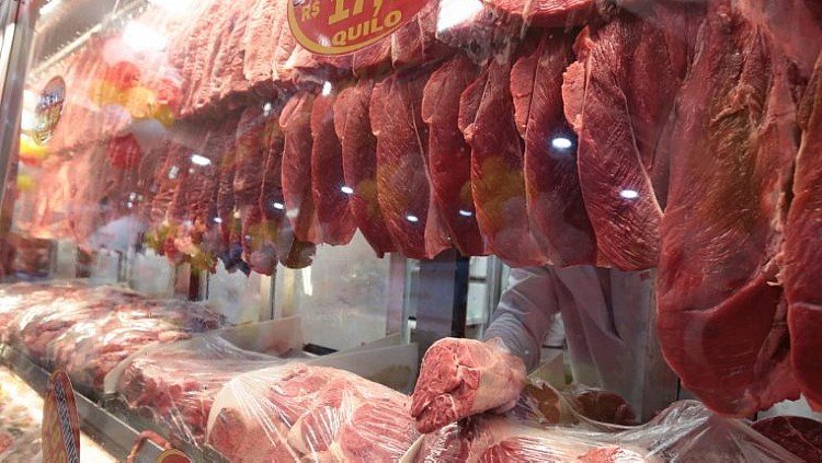 Exportação total de carne bovina em abril cai 14% em receita, diz Abrafrigo Exportação total de carne bovina em abril cai 14% em receita, diz Abrafrigo