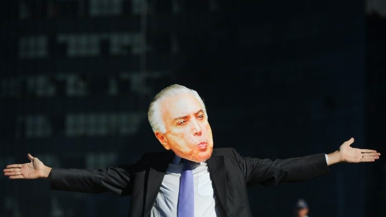 Memes contra o caos: brasileiros lidam com a crise com criatividade Memes contra o caos: brasileiros lidam com a crise com criatividade