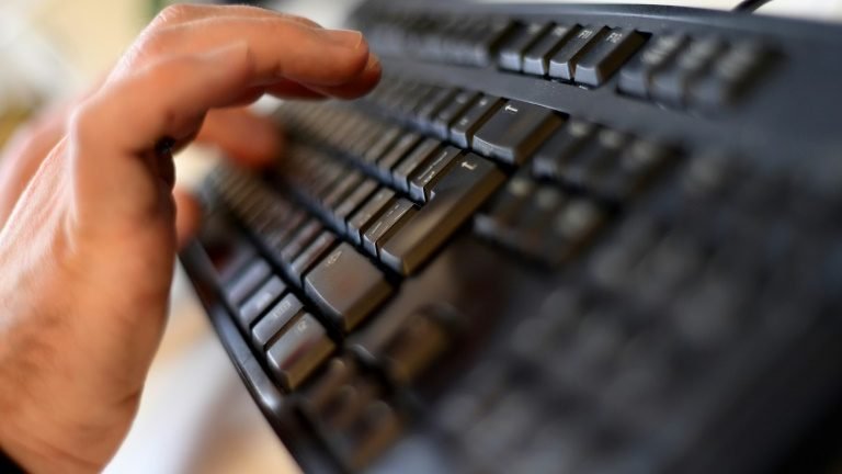 Falta profissional de software no Brasil Falta profissional de software no Brasil