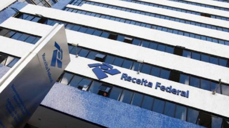 Nova regra pode encarecer envio de dinheiro ao exterior Nova regra pode encarecer envio de dinheiro ao exterior