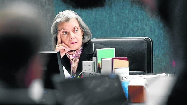 ‘Censura não se debate, censura se combate’, diz Cármen em audiência pública ‘Censura não se debate, censura se combate’, diz Cármen em audiência pública