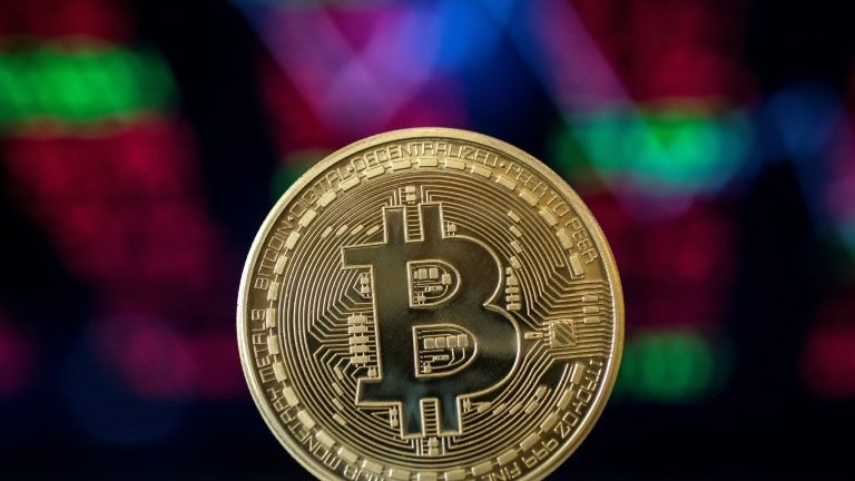 Bitcoin desvaloriza quase 10% em menos de 24 horas Bitcoin desvaloriza quase 10% em menos de 24 horas