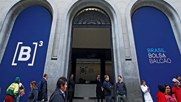 Otimismo com reforma da Previdência leva Ibovespa a novo recorde Otimismo com reforma da Previdência leva Ibovespa a novo recorde