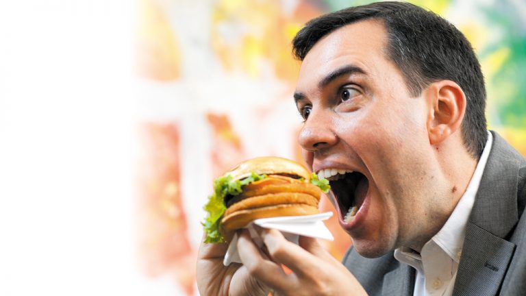 Mordida no mercado: João Branco, diretor de marketing do McDonald’s, com o hambúrguer vegetariano lançado em 2018