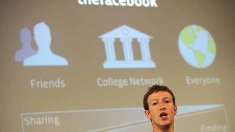 Mark Zuckerberg renovou recentemente sua defesa do modelo de negócios da rede social - AFP/Arquivos