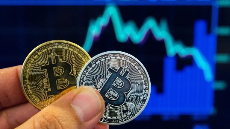 Bitcoin ultrapassa marca dos US$ 11 mil pela primeira vez em um ano Bitcoin ultrapassa marca dos US$ 11 mil pela primeira vez em um ano