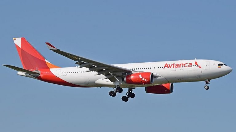 Avianca irá cancelar 21 rotas no Brasil durante o mês de abril Avianca irá cancelar 21 rotas no Brasil durante o mês de abril