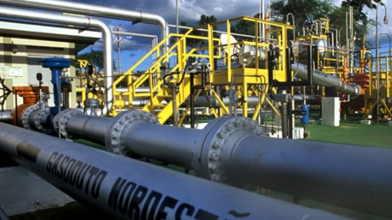 Preço do gás pode cair 40% e PIB industrial crescer 8,46%, diz Guedes Preço do gás pode cair 40% e PIB industrial crescer 8,46%, diz Guedes