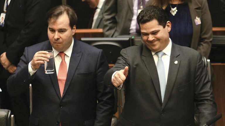 Legislativo protagonista: os presidentes da Câmara, Rodrigo Maia, e do Senado, Davi Alcolumbre, lideram agenda própria para o PIB