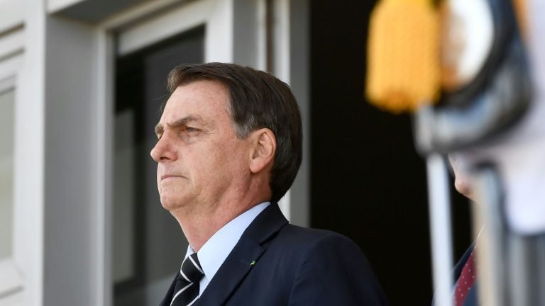 Bolsonaro: “Vetando ou sancionando, eu vou levar pancada”, diz presidente sobre lei de abuso Bolsonaro: “Vetando ou sancionando, eu vou levar pancada”, diz presidente sobre lei de abuso