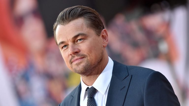 Leonardo DiCaprio promete US$ 5 milhões para combater incêndios na Amazônia Leonardo DiCaprio promete US$ 5 milhões para combater incêndios na Amazônia