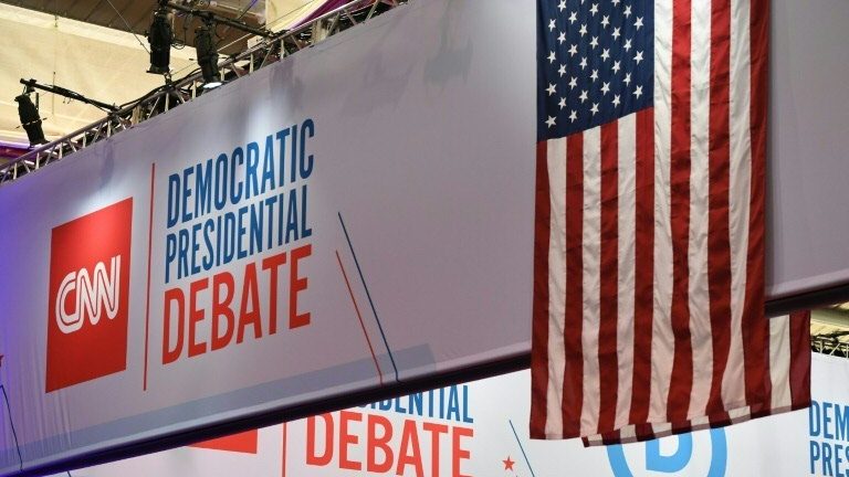 Preparativos para o quarto debate das primárias democratas para a eleição americana, em 15 de outubro de 2019, em Westerville, Ohio - AFP