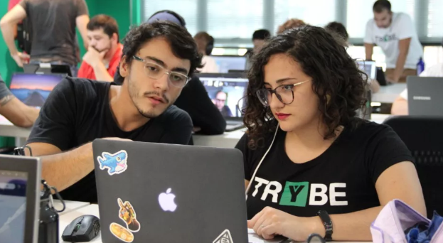 Startup que forma desenvolvedor e cobra após aluno conseguir emprego capta R$ 42 milhões