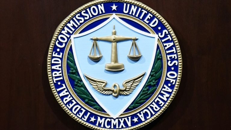 Fraudes ligadas a coronavírus custam quase US$ 5 mi a americanos Fraudes ligadas a coronavírus custam quase US$ 5 mi a americanos
