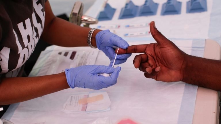 Confinamento contém coronavírus, mas casos de HIV podem aumentar Confinamento contém coronavírus, mas casos de HIV podem aumentar