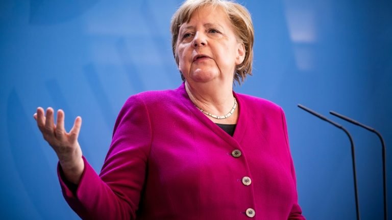 Líderes europeus promovem campanha de financiamento de vacina contra o coronavírus Líderes europeus promovem campanha de financiamento de vacina contra o coronavírus