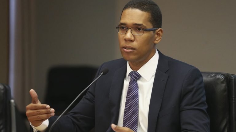 Governo vai recorrer a organismos internacionais para ajuda financeira Governo vai recorrer a organismos internacionais para ajuda financeira