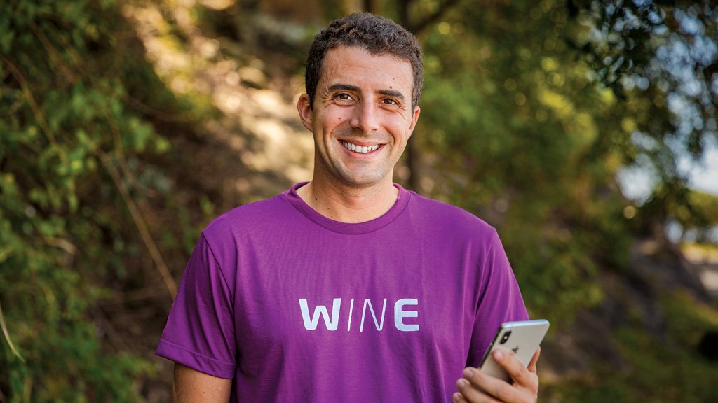 Mais vinho no isolamento Mais vinho no isolamento