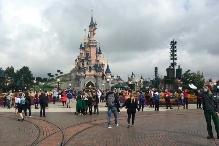 best bolsa to carry at disney world