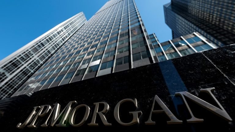 JPMorgan Chase investiga possíveis fraudes em empréstimos governamentais JPMorgan Chase investiga possíveis fraudes em empréstimos governamentais