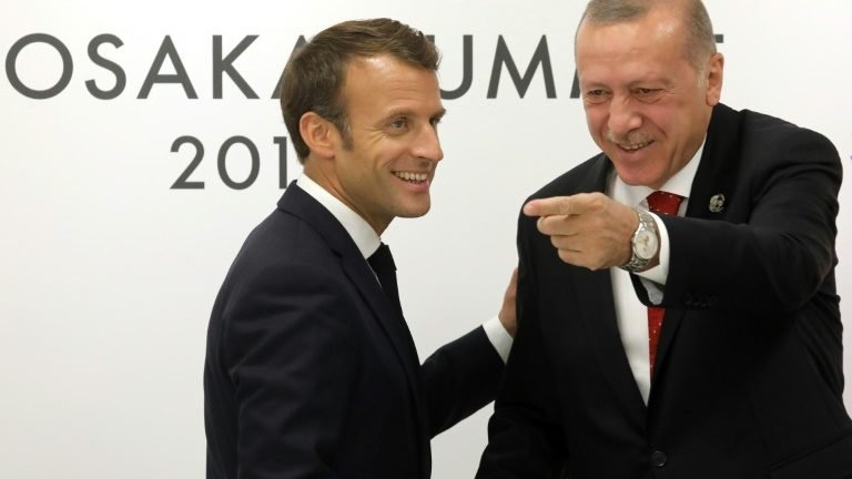 Boicote a produtos franceses afastará “ainda mais” Turquia da UE Boicote a produtos franceses afastará “ainda mais” Turquia da UE