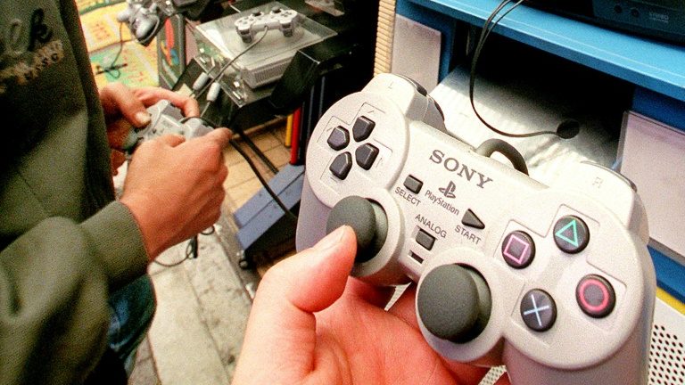 Desde que lançou o PlayStation em 1994, os jogos se tornaram o principal setor de negócios da Sony - AFP/Arquivos