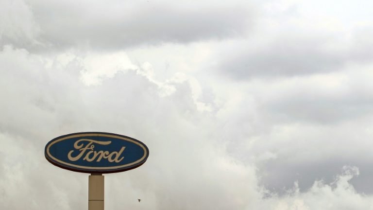 Ford anuncia fechamento de suas fábricas no Brasil Ford anuncia fechamento de suas fábricas no Brasil