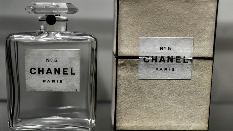 Chanel N°5 completa 100 anos Chanel N°5 completa 100 anos