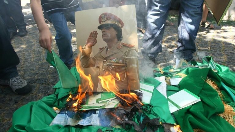 Líbia vive o caos 10 anos depois da Primavera Árabe - ISTOÉ DINHEIRO