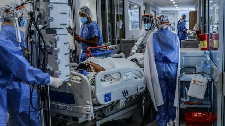 Opas pede medidas mais rígidas contra covid-19 em países com alta transmissão Opas pede medidas mais rígidas contra covid-19 em países com alta transmissão