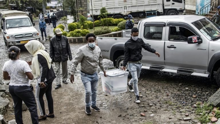 Etíopes votam em eleições ofuscadas pela guerra na região de Tigré Etíopes votam em eleições ofuscadas pela guerra na região de Tigré