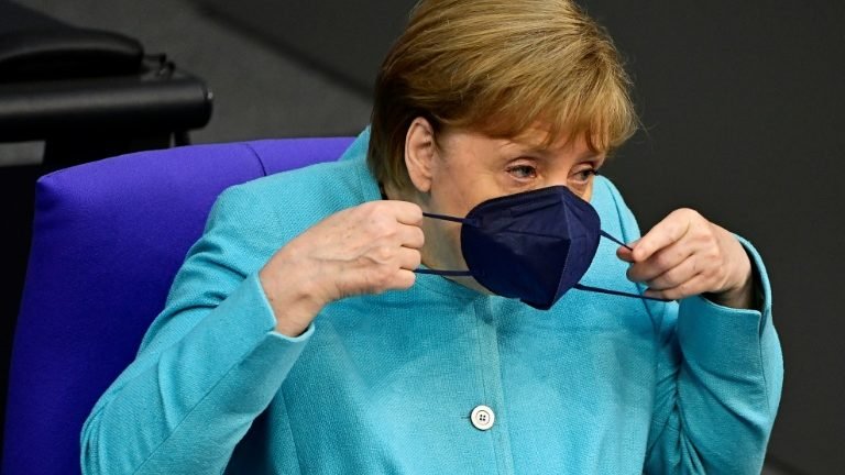 UE deve buscar um “contato direto” com a Rússia, diz Merkel UE deve buscar um “contato direto” com a Rússia, diz Merkel