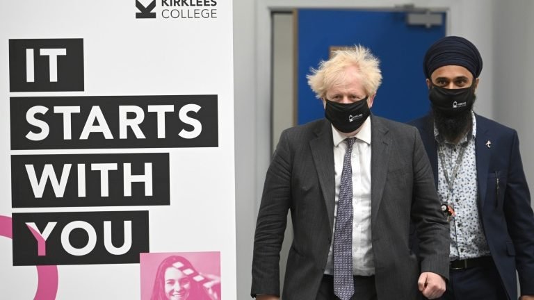 Para Boris Johnson, saúde vem à frente de semifinais e final da Eurocopa em Wembley Para Boris Johnson, saúde vem à frente de semifinais e final da Eurocopa em Wembley