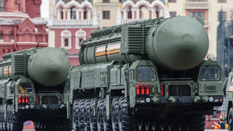Redução mundial de armas nucleares desascelera Redução mundial de armas nucleares desascelera