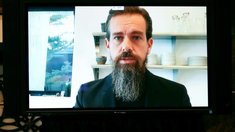 CEO do Twitter pretende democratizar bitcoin com uma ‘carteira’ física CEO do Twitter pretende democratizar bitcoin com uma ‘carteira’ física