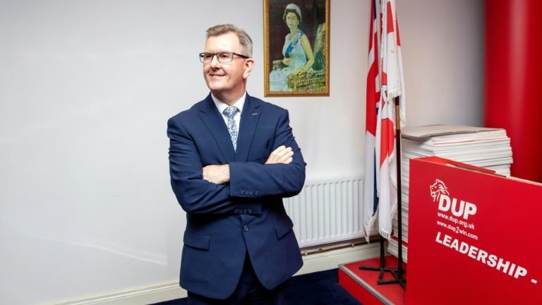 Deputado Jeffrey Donaldson assume liderança do partido unionista da Irlanda do Norte Deputado Jeffrey Donaldson assume liderança do partido unionista da Irlanda do Norte