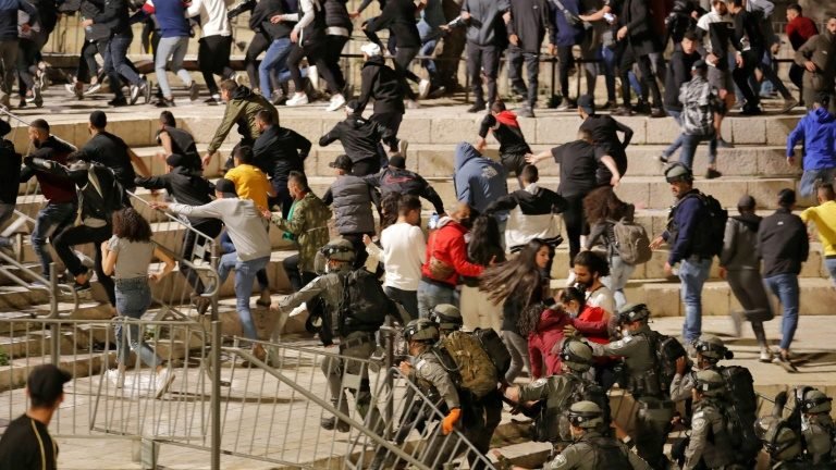 Passeata da extrema-direita em Jerusalém Oriental é teste para novo governo de Israel Passeata da extrema-direita em Jerusalém Oriental é teste para novo governo de Israel