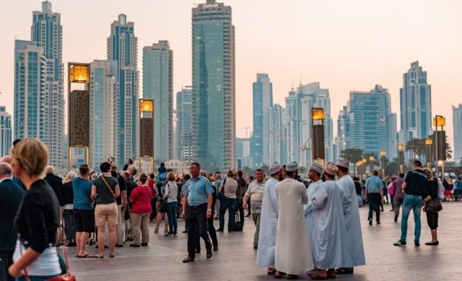 Dubai gasta US$ 1,5 milhão para criar chuvas artificiais com drones Dubai gasta US$ 1,5 milhão para criar chuvas artificiais com drones
