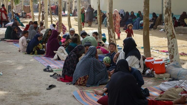 Kandahar se enche de campos de deslocados conforme talibãs avançam Kandahar se enche de campos de deslocados conforme talibãs avançam