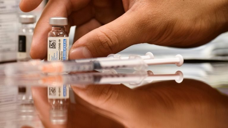 Índia autoriza vacina de dose única da Johnson & Johnson Índia autoriza vacina de dose única da Johnson & Johnson