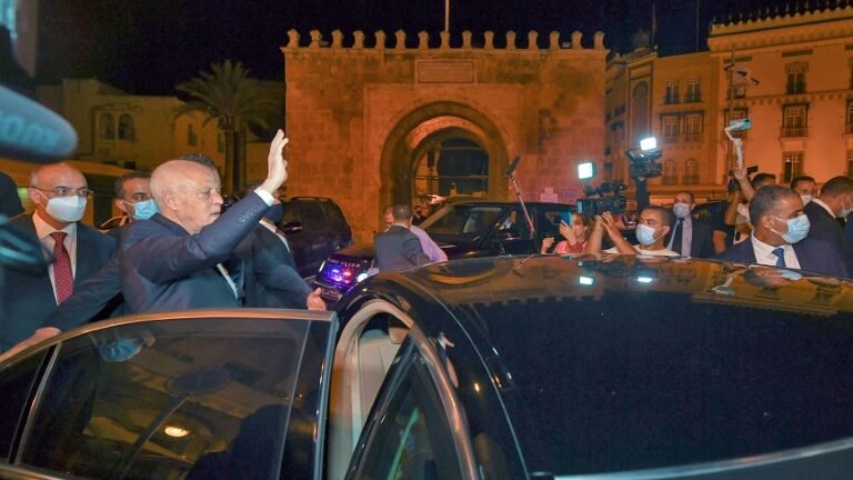 Preocupação na Tunísia com detenção de deputados críticos ao presidente Saied Preocupação na Tunísia com detenção de deputados críticos ao presidente Saied