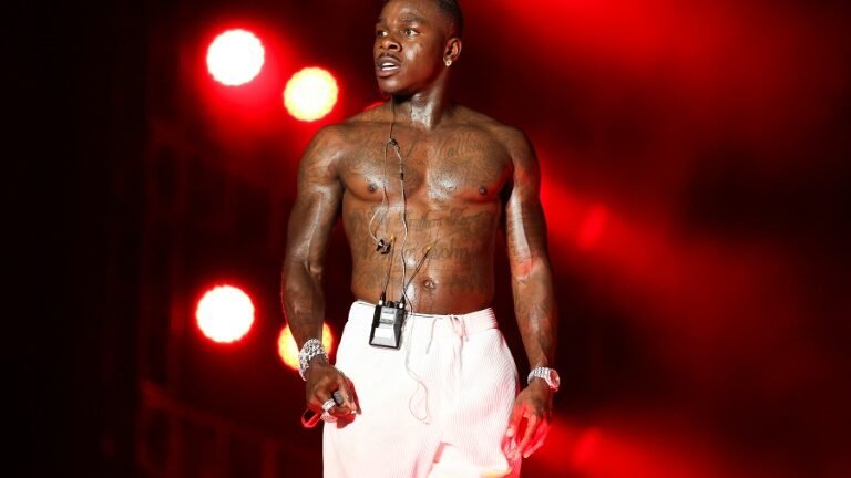 Lollapalooza dos EUA veta rapper DaBaby por comentários sobre a aids Lollapalooza dos EUA veta rapper DaBaby por comentários sobre a aids