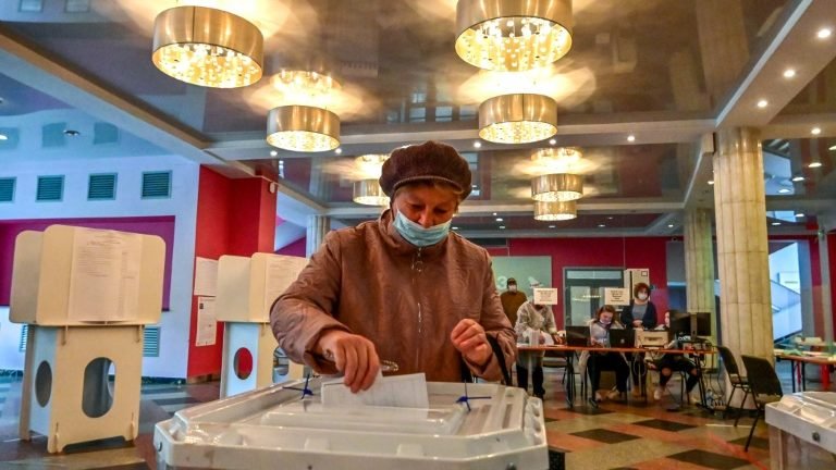 Último dia das legislativas na Rússia, com repressão das estratégias da oposição Último dia das legislativas na Rússia, com repressão das estratégias da oposição