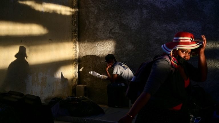 Dez corpos de possíveis migrantes haitianos são encontrados em selva no Panamá Dez corpos de possíveis migrantes haitianos são encontrados em selva no Panamá