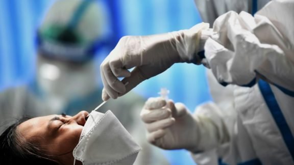 Vacinas por via intranasal, uma nova linha de combate contra covid-19 Vacinas por via intranasal, uma nova linha de combate contra covid-19