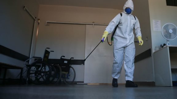 Covid-19: número de casos e óbitos tem maior queda em 2021 Covid-19: número de casos e óbitos tem maior queda em 2021