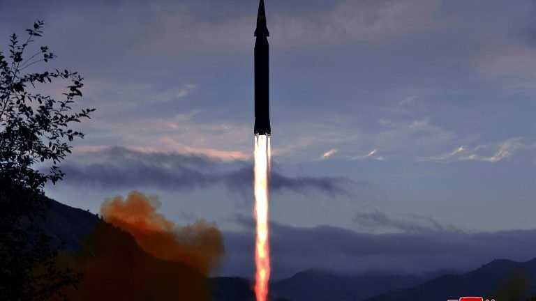 Coreia do Norte afirma que testou míssil hipersônico Coreia do Norte afirma que testou míssil hipersônico