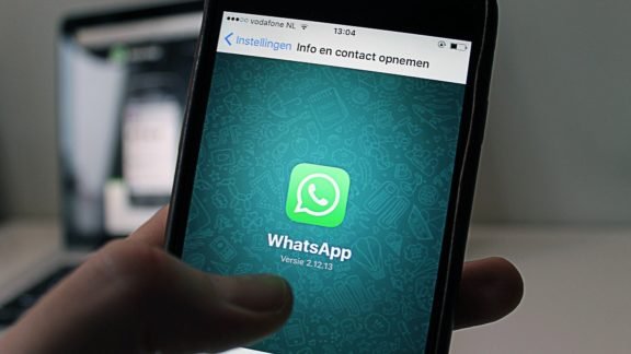 WhatsApp atualiza design e usuários reclamam na web WhatsApp atualiza design e usuários reclamam na web