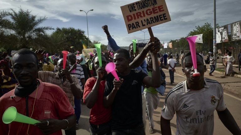Uma década de golpes de Estado na África Uma década de golpes de Estado na África